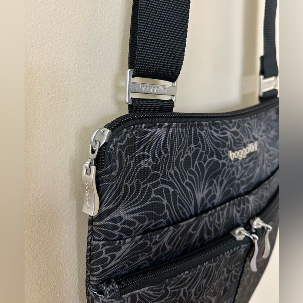 Baggallini Horizon Crossbody Bags for Women 10x10.5 Lightweight Water-Resistant - Picture 4 of 10